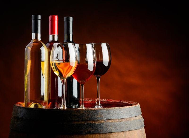 我爸爸喝酒后就变得特别不理智，对我和妈妈不好我该怎么办呢？