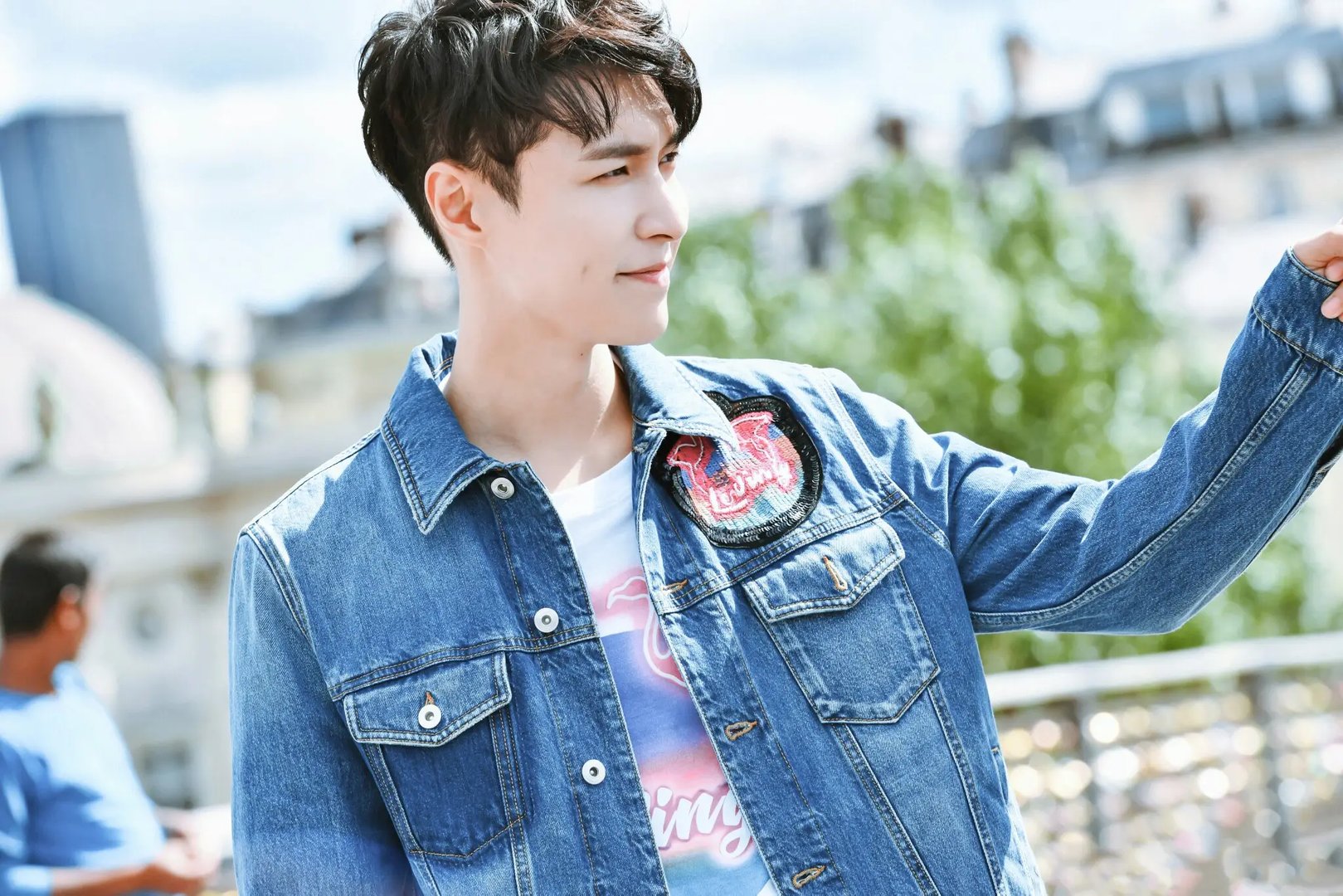 张艺兴捐赠50万元驰援广东湖南受灾群众，他还做过哪些公益？