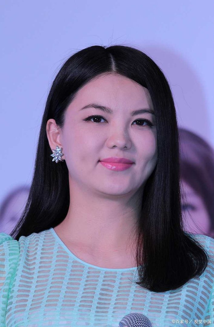 央视点名李湘，扯下了李湘身上最后一块遮羞布，到底咋回事？