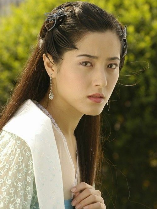 《上错花轿嫁对郎》中的李琳古装扮相那么美,现在和谁结婚了?