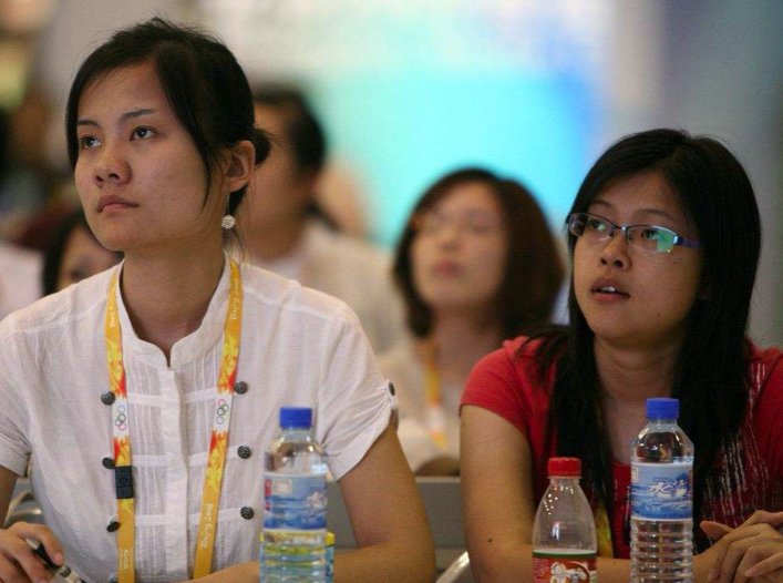 华东师大出版社数学教辅推男女版，这么做是为什么？