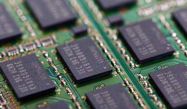 存储器存储容量怎么算