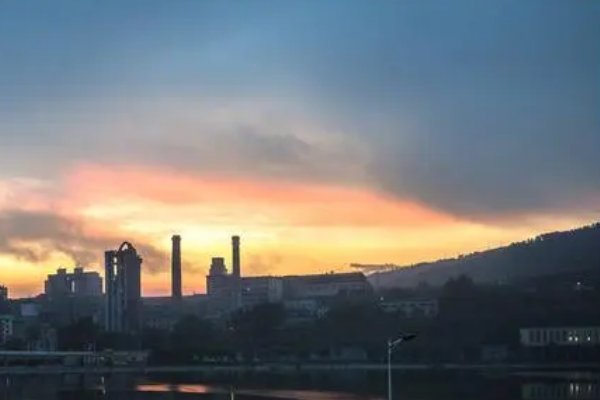 千里通电话打一成语是什么？