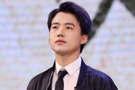 郭麒麟发文否认恋情，公众人物必须要舍弃隐私权吗？