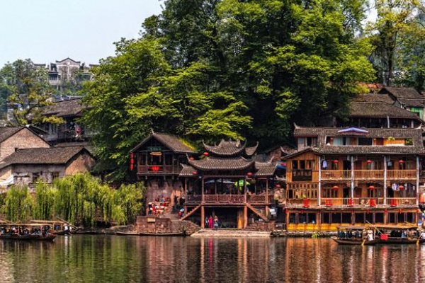 凤凰古城适合几月去