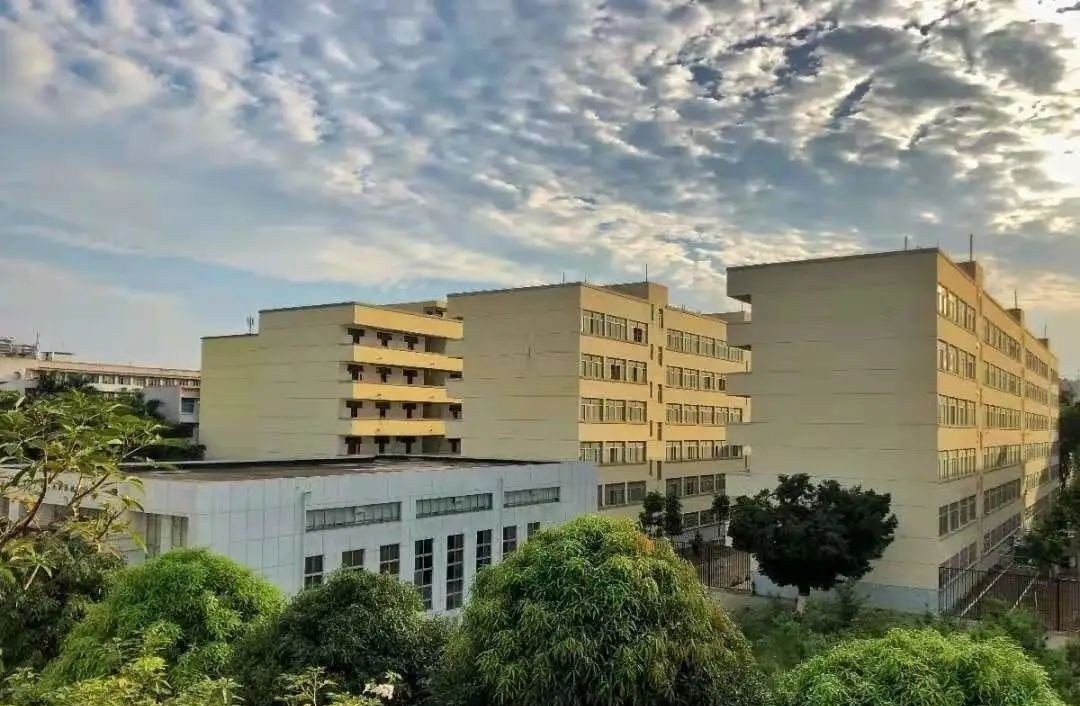 如何评价广西城市职业大学？