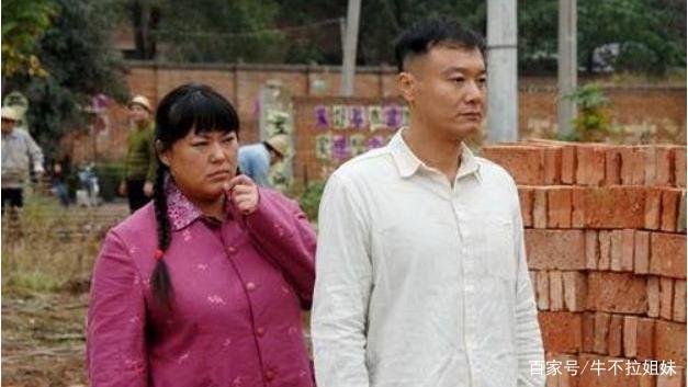 李菁菁嫁小15岁老公，和小25岁男友恋爱，为何被500个副导演封杀？