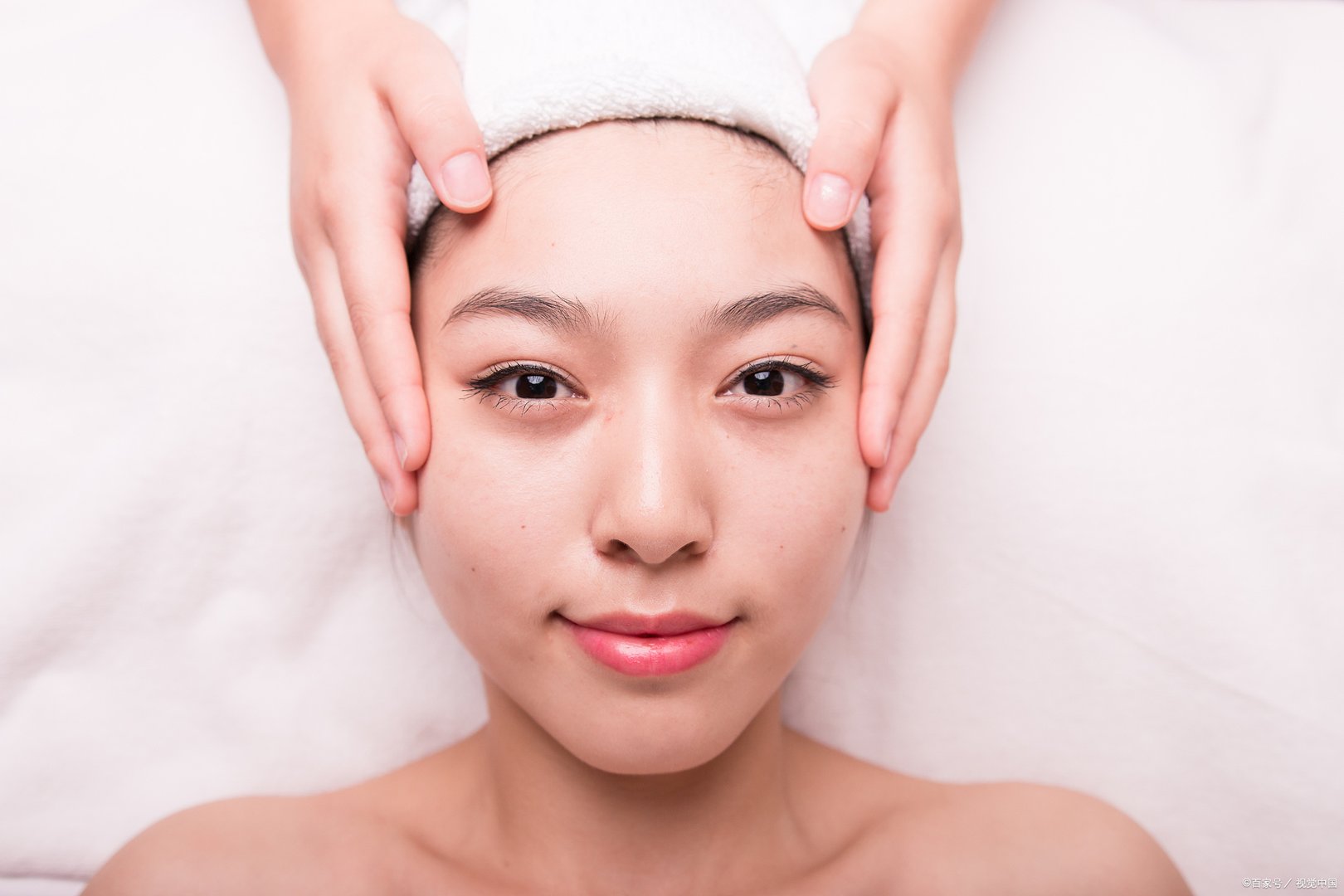 秋季怎样选护肤品呢？秋季用保湿的还是滋润的护肤品呢？