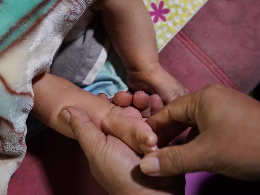 坠楼女婴或有后遗症，这件事情始末到底是如何？