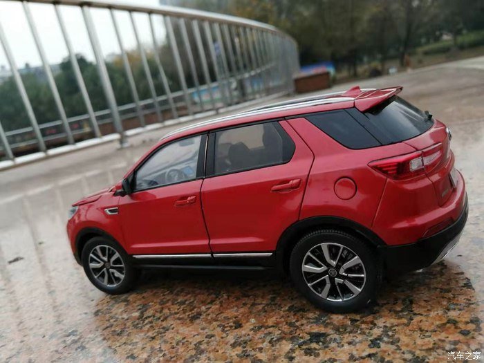 国产最美SUV，赏长安CS55炫动红的时尚
