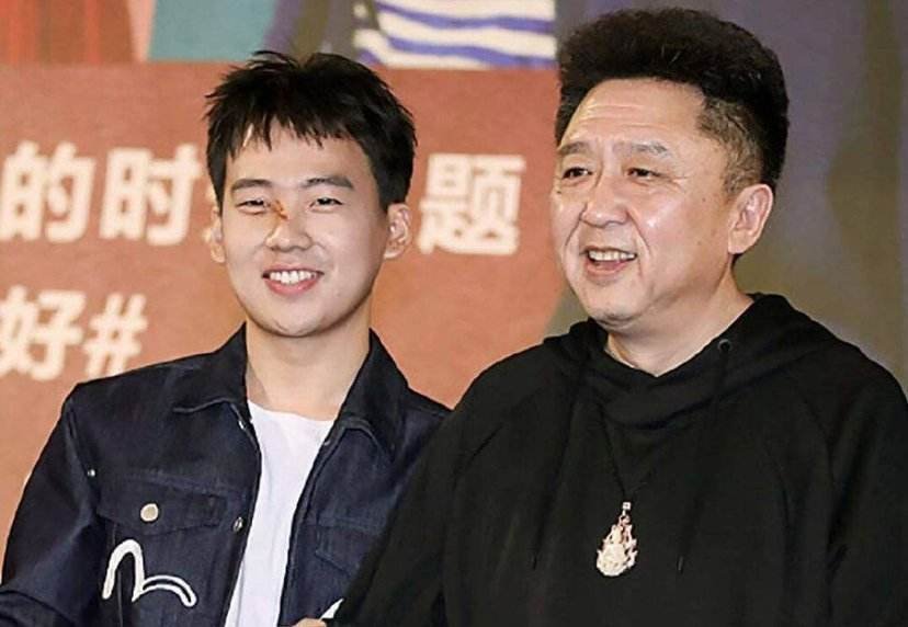 郭麒麟说：“我开跑车怎么了？”我们怎么看待富二代？