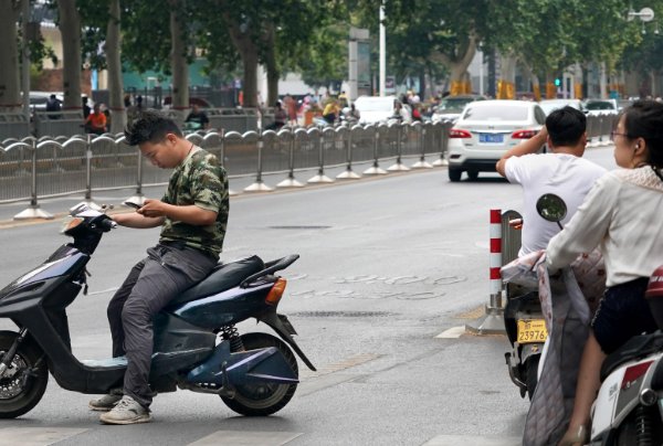 青岛男子辟谣被女友锤断肋骨，具体的情况是怎样的？