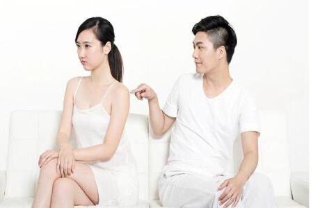 我说了我不是难过 我只是习惯是一个爱哭鬼而已 怎么回信息？