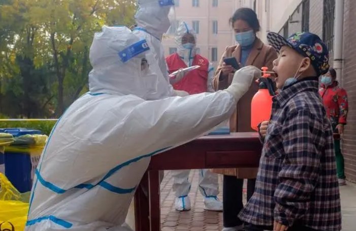 航拍疫情下的郑州，道路冷清空旷，当地的疫情目前处于什么阶段？