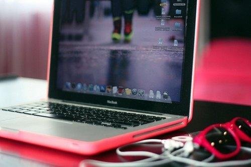 电脑上的U盘显示无法识别是为什么？