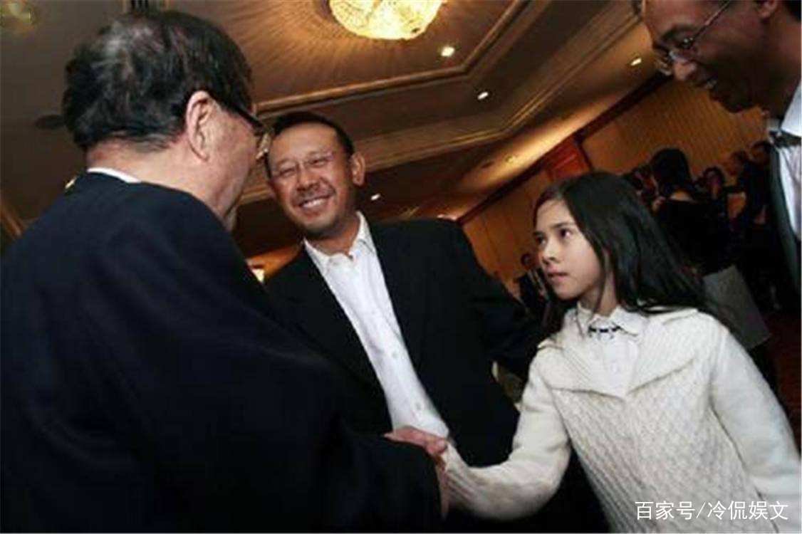 姜文称女儿全世界最漂亮,本以为是开玩笑,照片曝光后不得不服,容貌如何?