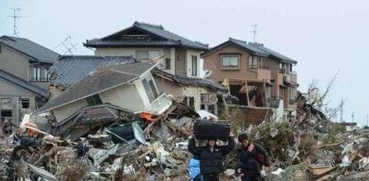 日本从2000年到2022年的地震次数统计图？