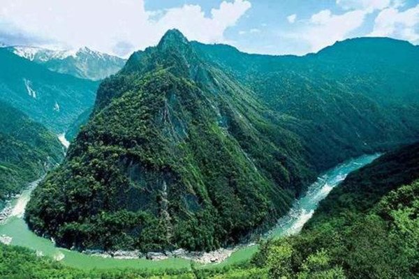 雅鲁藏布大峡谷里面的词语解释:一争高低