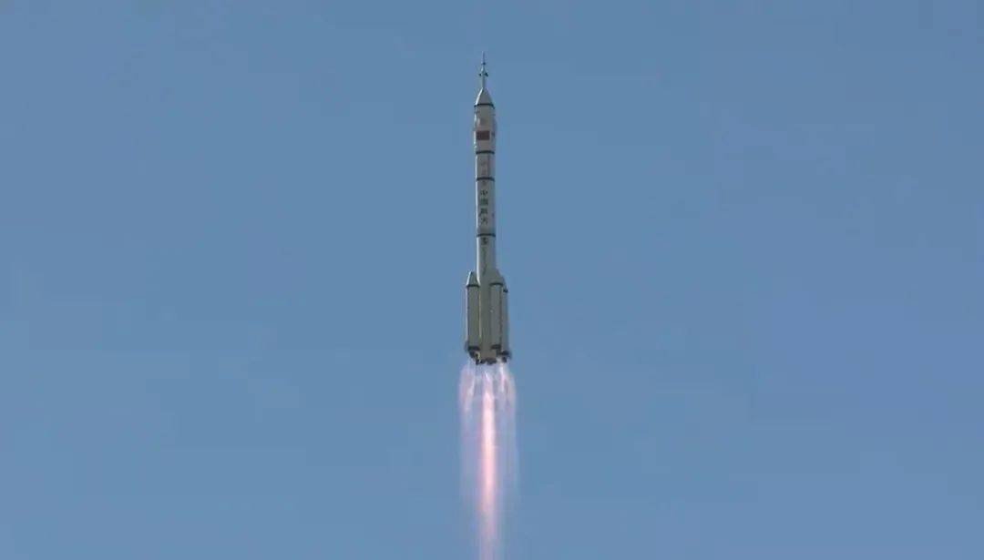 蔡旭哲舱内玩笔体验失重感，这是一种什么原理？