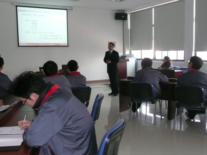 翁士增的授课风格