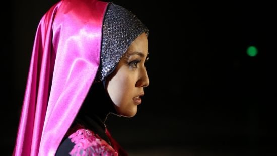 不带头巾的茜拉到底有多美？