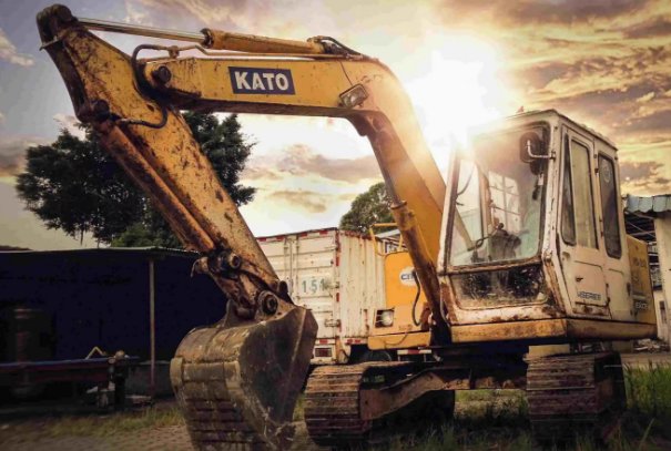 学挖掘机要学多少钱？