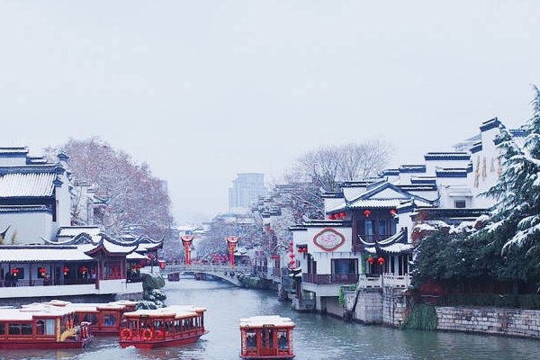 南京下雪诗句