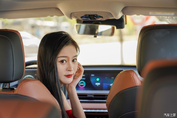 不容错过的红裙诱惑，佳人，瑞虎8PLUS，京都之间的“三角恋”