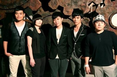 小情歌的原唱是谁？小情歌是男的唱的？