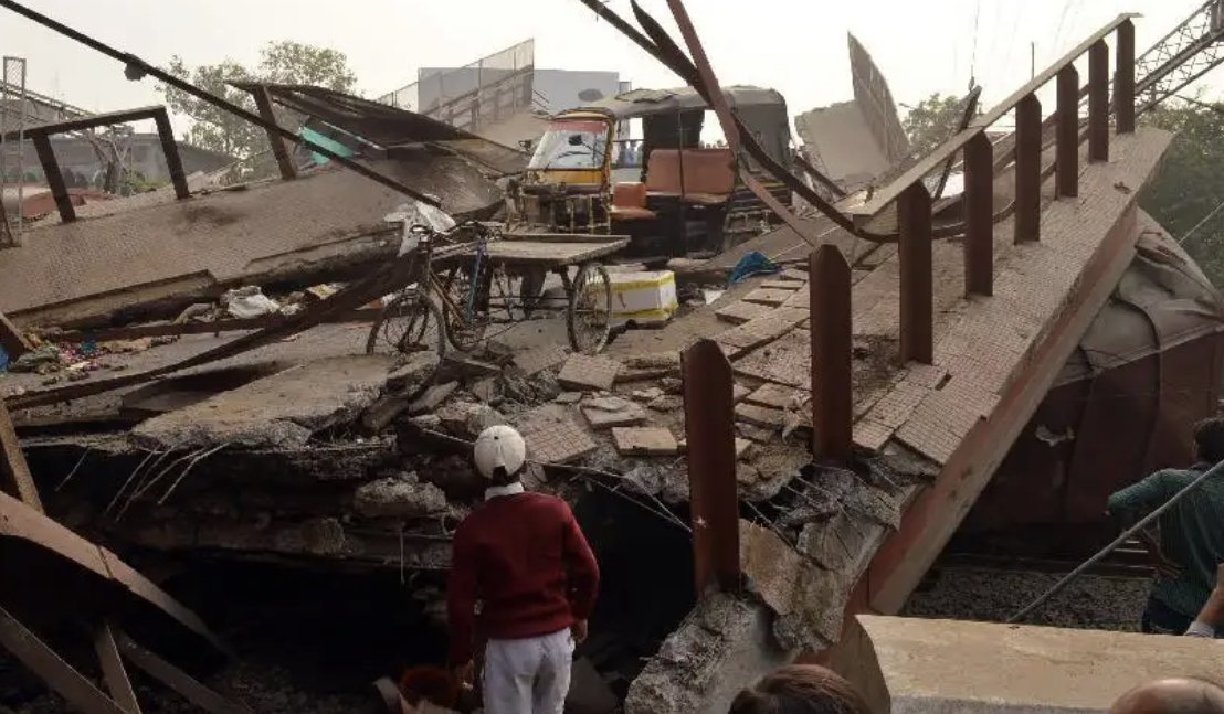 开放仅5天就坍塌,3D还原印度大桥坍塌事故,事发时的场景是怎样的?