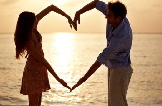 委员建议男女共担社会化分担家务，家长里短的事情政策上怎么明确？