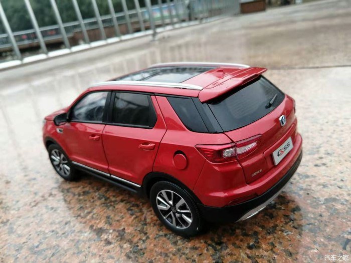国产最美SUV，赏长安CS55炫动红的时尚