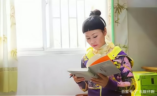 5年前，51岁母亲陪女儿考研，最后和女儿成为同学，她现在好吗？