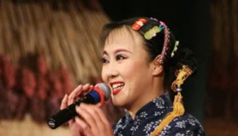 二人转演员王小宝的老婆是谁？