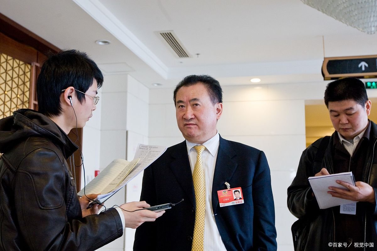 大家对王思聪已退出万达集团董事职务这件事怎么看，此举将产生哪些影响？