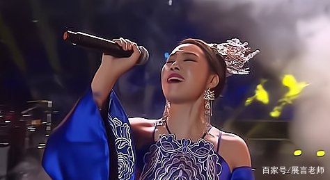 刀郎与她同居6年，但是云朵至今都未婚，难道是刀郎抛弃了云朵吗？