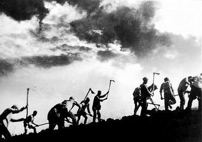 南泥湾开荒和杨家岭讲话，是哪一年