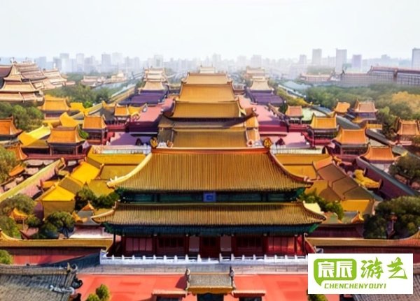 北京暴雨故宫奇观,雨中故宫再现“千龙吐水”奇景，这个景象有多壮观？