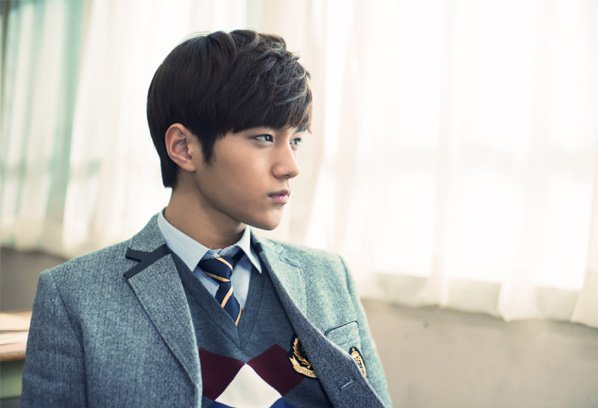 这个人是谁啊。