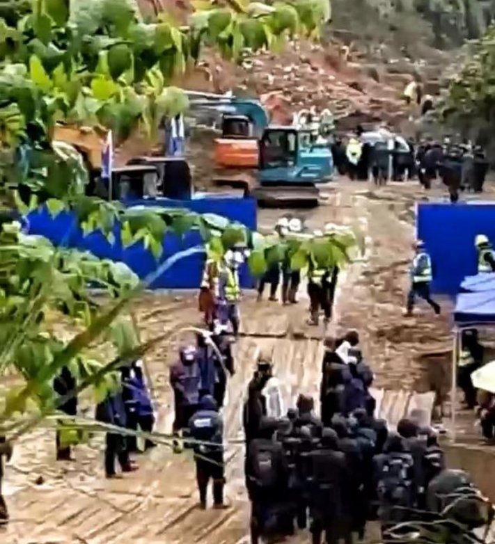 空难搜救现场家属喊“接你回家”，这一句话语为何让人破防？