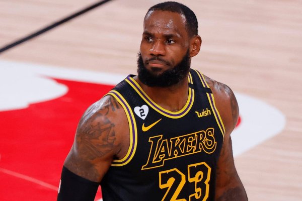 詹姆斯距离得分榜第一还有多少分