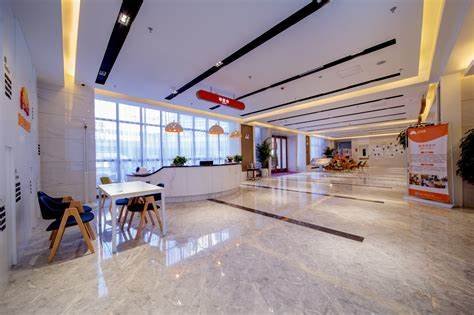 坠楼女婴父亲称孩子是在家自行生产的，作为父亲为何如此不负责任？