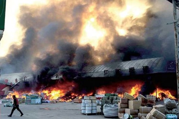 合肥一物流园发生火灾，起火原因是什么？