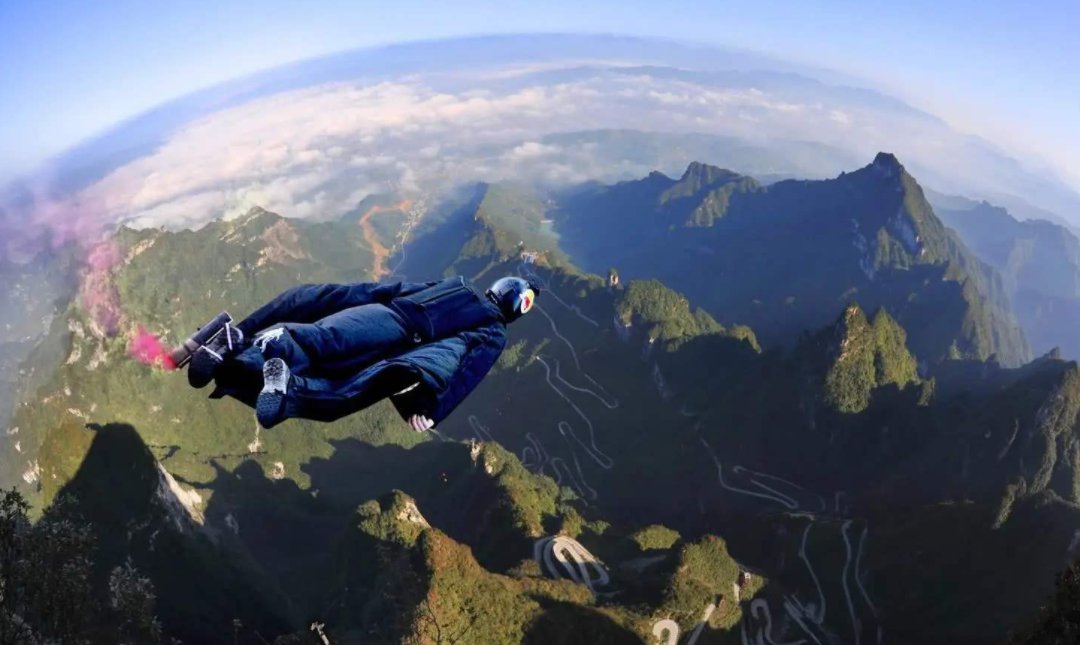 天门山翼装飞行：安安为什么没有打开降落伞