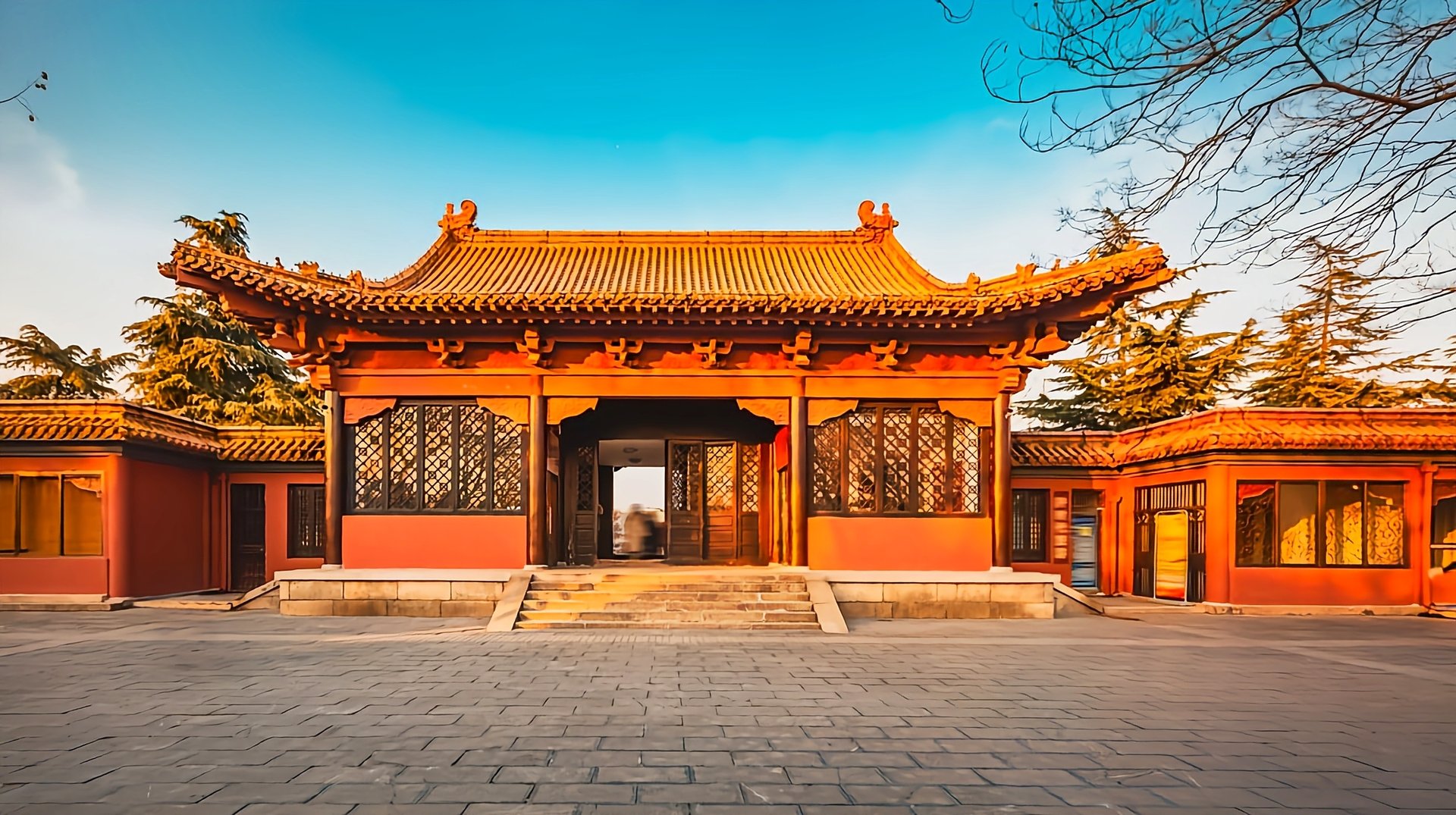 虎踞龙盘今胜昔,这是毛泽东诗词中的名句,那么我国哪个城市有虎踞龙