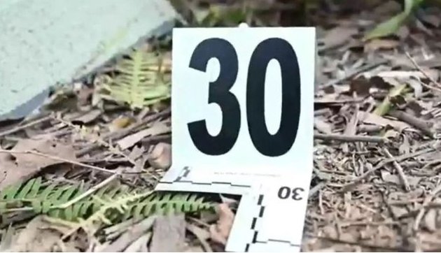 坠机核心区“平安扣”纸片或为直播女孩所留，这个女孩是从事什么行业的？