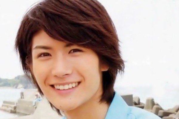 据日媒报道三浦春马父亲今年1月去世，曾做心脏手术，死因与心脏病有关吗？