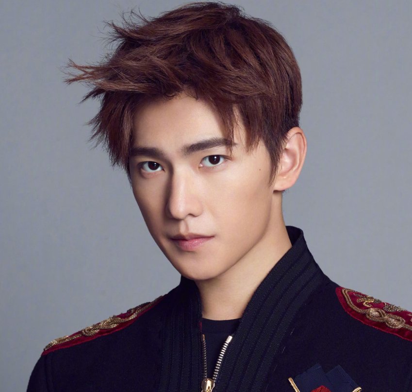 杨洋参加王彦霖婚礼，因航班延误晚上才到，这得是多大的感情呢？