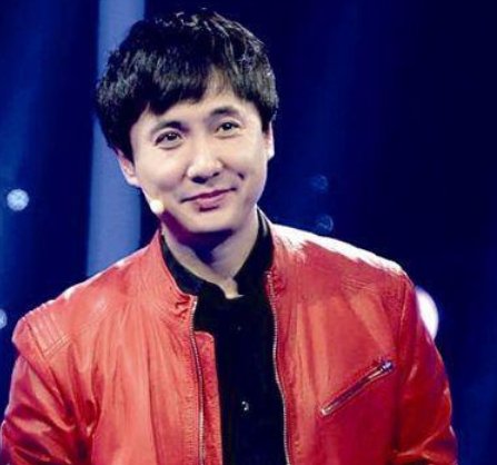 沈腾转发那英拉票微博让那英“需要伴舞了吱声”，他俩关系到底如何？