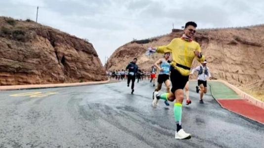 残运会的冠军黄关军在甘肃马拉松遇难了，此次事故还带走了哪些人的生命？